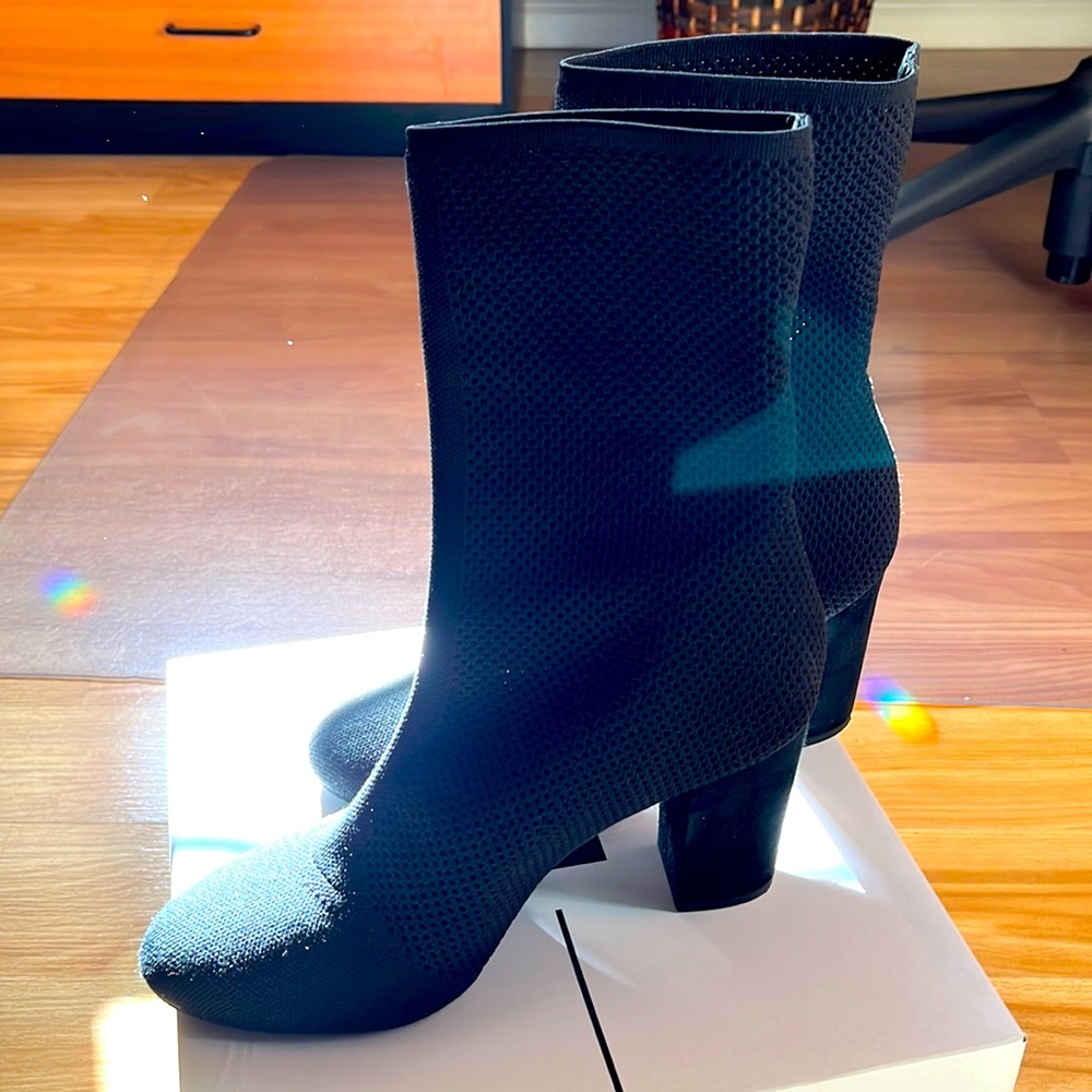 Black Kenneth Cole booties